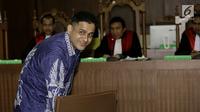 Nazaruddin jelang memberi kesaksian untuk Choel Mallarangeng di Pengadilan Tipikor, Jakarta, Senin (29/5). Nazaruddin menjelaskan pembangunan wisma atlet ditangani Grup Permai sejak 2009. (Liputan6.com/Helmi Afandi)