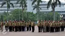 Para Pemimpin Redaksi saat mengikuti upacara pembaretan, Jakarta, Selasa (16/6/2015). Pembaretan ini sebagai bentuk penghargaan kepada media yang mempunyai peran penting dalam kehidupan sosial. (Liputan6.com/JohanTallo)