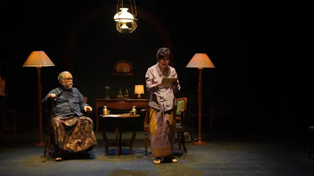 Pertunjukan teater Dag Dig Dug yang dipentaskan Teater Populer. (Foto: Dok. Bakti Budaya Djarum Foundation)