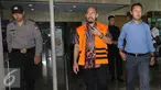 Anggota Komisi V DPR yang juga mantan Wakil Ketua DPP PAN Andi Taufan Tiro (ATT) usai diperiksa di Gedung KPK, Jakarta, Kamis (6/10). (Liputan6.com/Helmi Afandi)