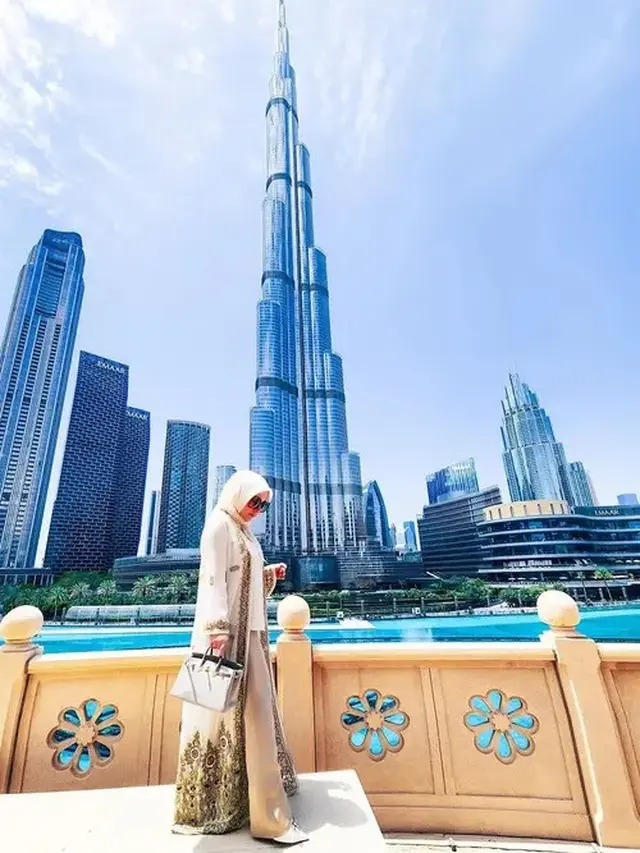 Gaya Artis Liburan ke Dubai.