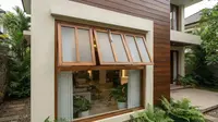 7 Model Ventilasi Jendela dari Kayu yang Bikin Rumah Adem, Estetik, dan Hemat Energi