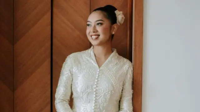 Putri Keempat Politikus Akbar Tandjung, Sekar Tandjung saat Tunangan. [@sekar.tandjung]