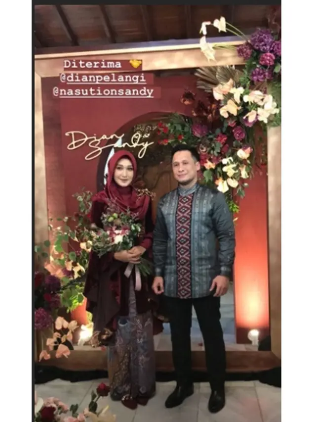 7 Momen Lamaran Dian Pelangi, Penuh Haru Bahagia