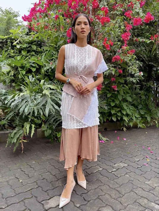 Memulai kariernya sebagai model, kini Aulia Sarah mantap memilih full sebagai aktris. (FOTO: instagram.com/owliasarah/)