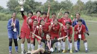 Vasanta FC melakukan selebrasi usai meraih gelar juara Jakarta Equal Festival 2018 di Sawangan, Depok, Minggu (11/3/2018). Vasanta FC menang 2-0 atas Gelora Muda. (Bola.com/M Iqbal Ichsan)