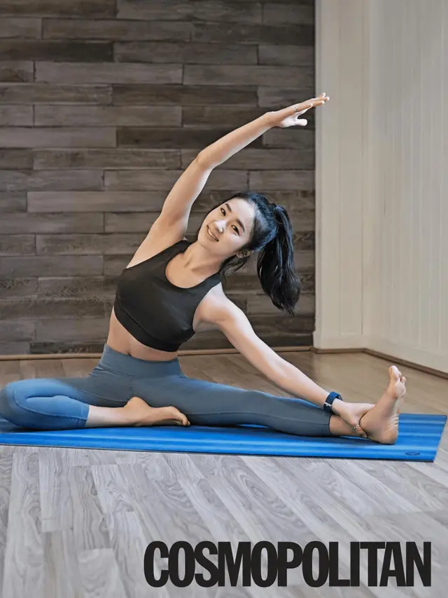 [Bintang] Guru Yoga Jadi Viral, dari 5 Foto Ini Kamu Akan Tahu Alasannya Mengapa