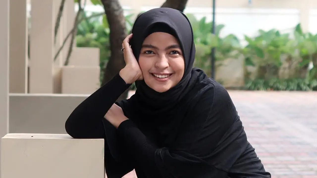 [Bintang] Tantri Kotak Berhijab