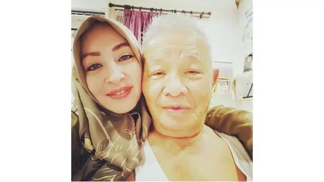 6 Potret Kenangan Angelina Sondakh dan Ayahnya, Meninggal Karena Serangan Jantung