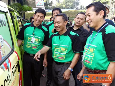 Citizen6, Bogor: PLN Luncurkan layanan keliling kelistrikan di wilayah kerja PLN Distribusi Jawa Barat dan Banten secara serentak. Program layanan keliling ini dilaksanakan di 100 unit pelayanan dan jaringan (UPJ)  PLN DJBB. (Pengirim: Agus Trimukti)