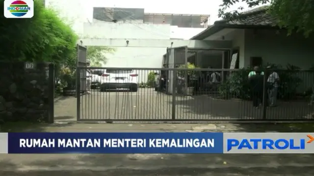 Dari hasil identifikasi dan olah tempat kejadian perkara, tidak ditemukan adanya tanda-tanda pintu atau grendel yang dibuka secara paksa.