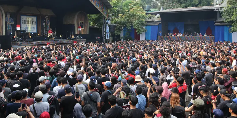 OI Padati Seri Konser Situs Budaya Iwan Fals