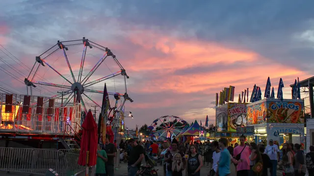 Acara dan Hiburan di Dalam Festival (Image by visitgreenecounty)