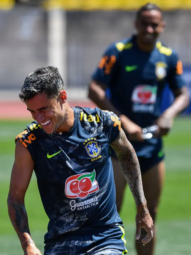 Ulang Tahun, Coutinho Diceploki Telur Saat Latihan di Rusia