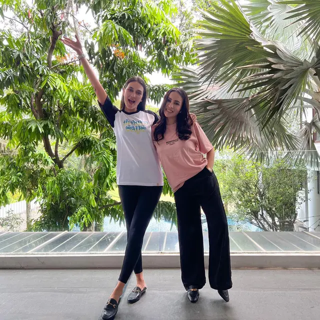 6 Potret Kompak Momo Geisha dan Luna Maya, Akui Sempat Tak Saling Tegur Sapa