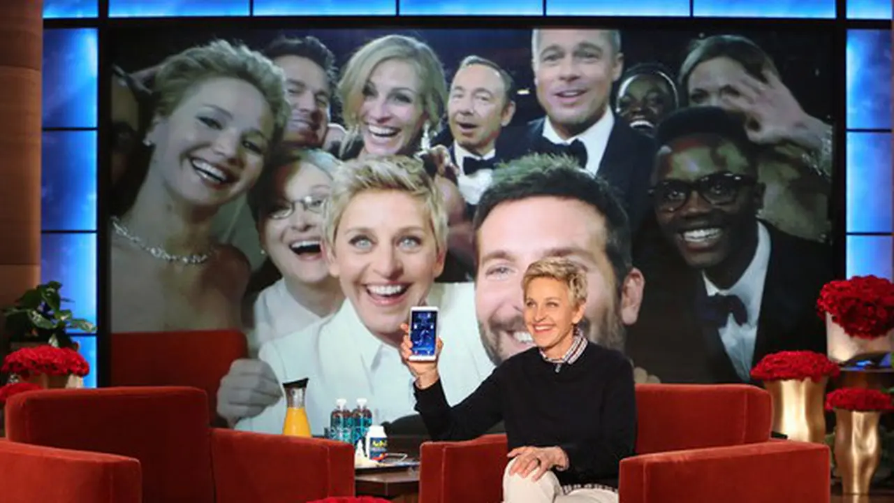 Foto Selfie, Ellen de Generes Kehilangan Gadget Canggihnya
