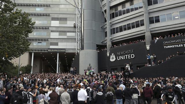 Foto: Punya Boss Baru Kaya Raya, Suporter Newcastle United Berpesta