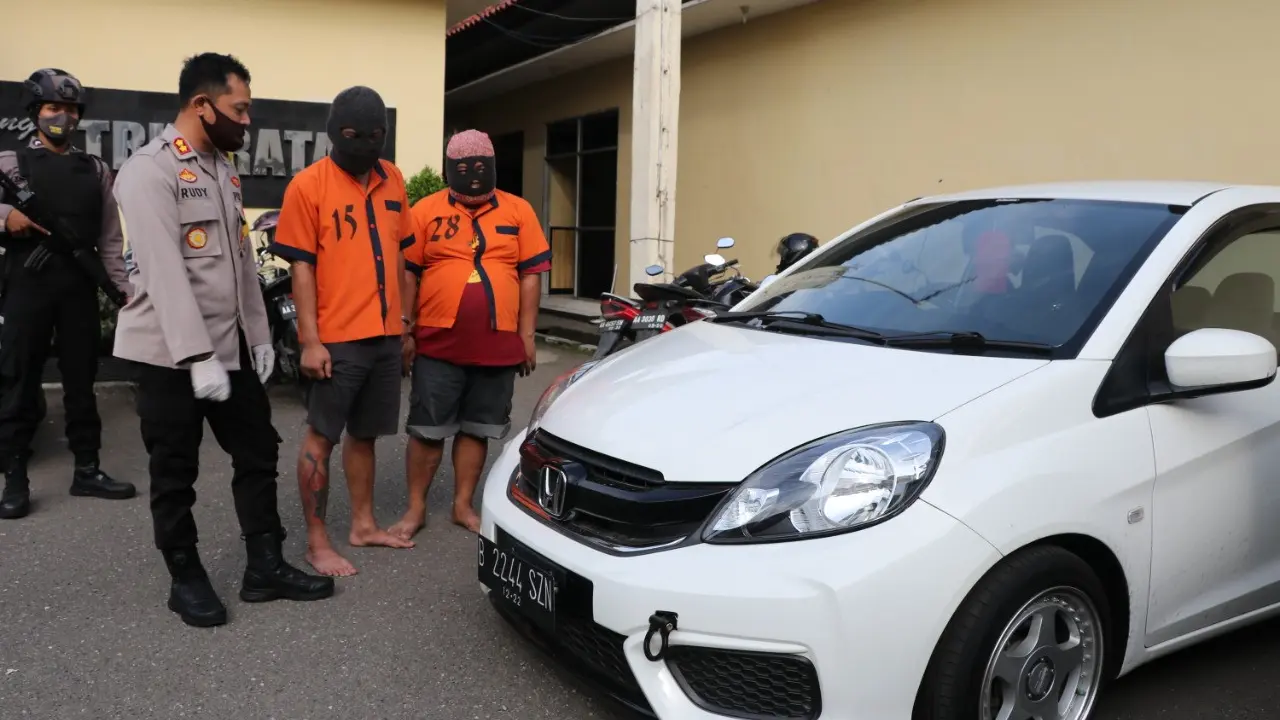 Dya residivis menipu juragan sapi dan hasil penjualannya dibelikan gadai mobil Honda Brio. (Foto: Liputan6.com/Humas Polres Kebumen)