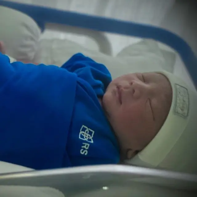 5 Momen Kelahiran Anak ke-2 Enji Mantan Ayu Ting Ting, Dikaruniai Bayi Laki-laki