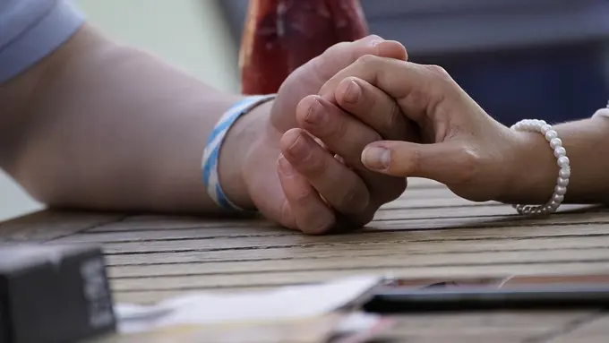 Ilustrasi mengungkapkan cinta