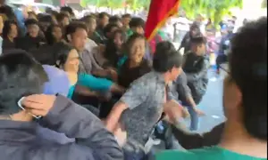 Unjuk Rasa Kelangkaan BBM Berakhir Ricuh, Staf Ketua DPRD Sulsel Adu Jotos dengan Demonstran