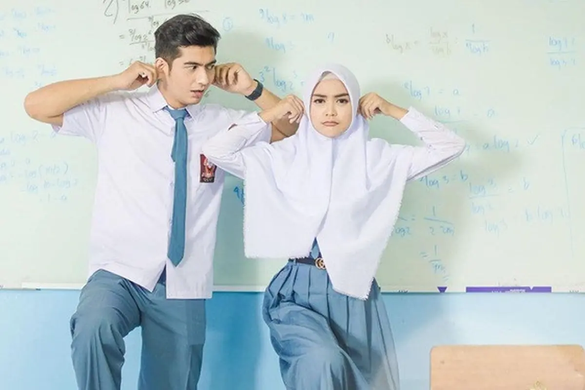 7 Pemotretan Prewedding Terbaru Ria Ricis dan Teuku Ryan, Bertema Anak Sekolahan
