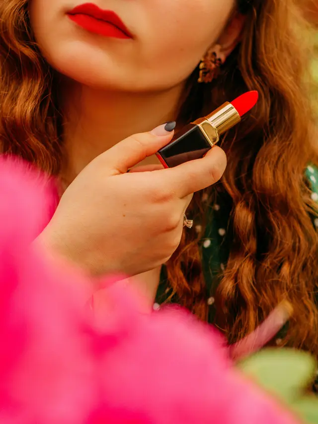Mengenali dan Mengecek Bahan Kandungan dalam Lipstik