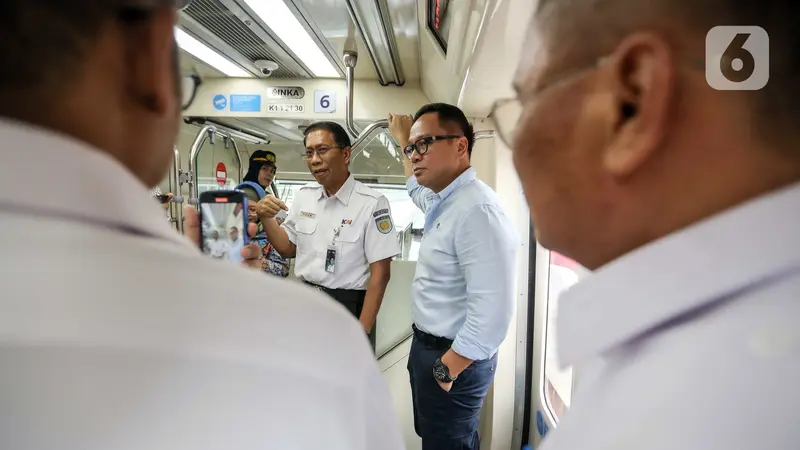 Wamen BUMN Kartika Wirjoatmodjo Jajal LRT