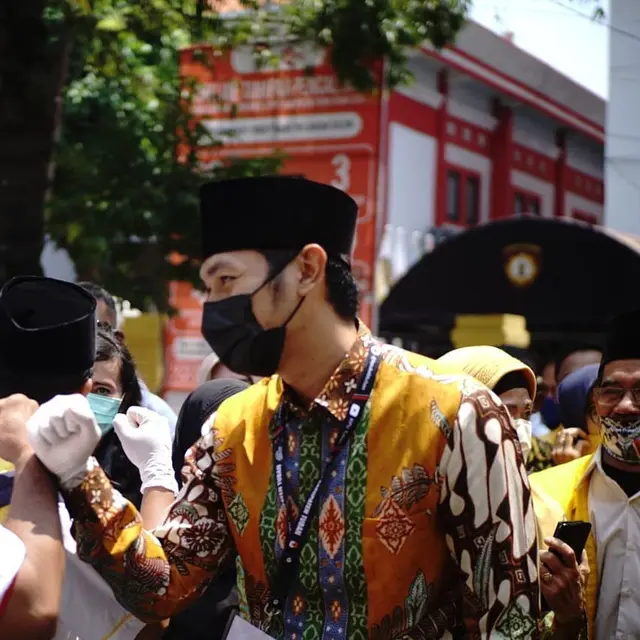 6 Potret Aditya Halindra Faridzky, Calon Bupati Tuban yang Viral