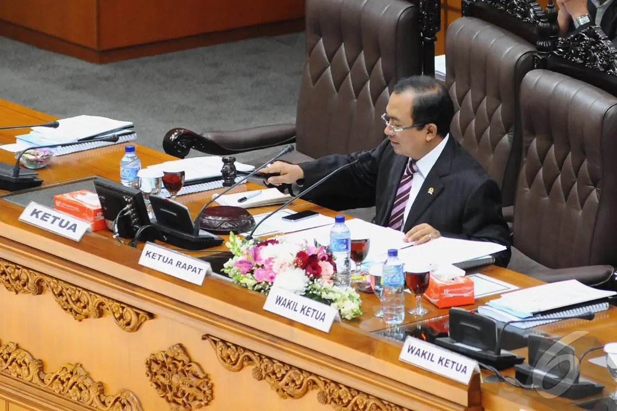 Bimbo 'Konser' di Mimbar Sidang Paripurna