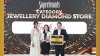 Penghargaan internasional Superbrands yang didapatkan Frank & co. sebagai gerai perhiasan nomor 1 di Indonesia.