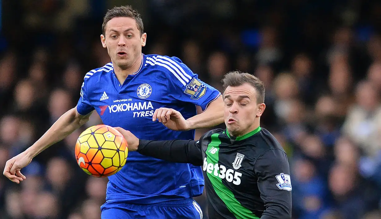 4. Nemanja Matic, guna mendapatkan gelandang The Blues ini Juventus menyiapkan Simone Zaza sebagai alat barter. Namun Calciomercato menyebutkan jika sang pemain tidak masuk daftar jual dari pelatih Chelsea, Antonio Conte. (AFP/Glyn Kirk)