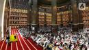 Keputusan pemerintah terkait penetapan awal Ramadhan 1444 H disambut umat muslim dengan langsung melaksanakan salat tarawih berjamaah di Masjid Istiqlal Jakarta. (Liputan6.com/Helmi Fithriansyah)