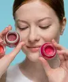 Produk multifungsi saat ini semakin banyak digunakan untuk membantu mempersingkat proses makeup (Sumber: Pexels.com)