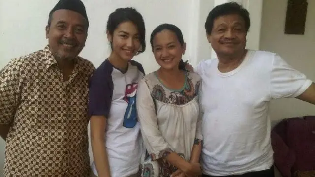 Aktor Eeng Saptahadi Meninggal Dunia, Ini 6 Potret Kenangannya Bareng Rekan Artis