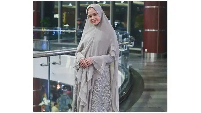 Potret Anggun Cut Meyriska Saat Berhijab Syar’i, Anggun dan Mempesona