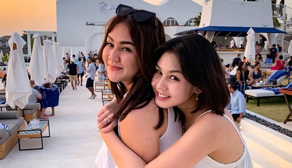 Walaupun Sissy Priscillia sudah menikah dan punya dua orang anak, ia masih sering menghabiskan waktu bersama dengan adiknya, Vanesha Prescilla. (Liputan6.com/IG/@vaneshaass)