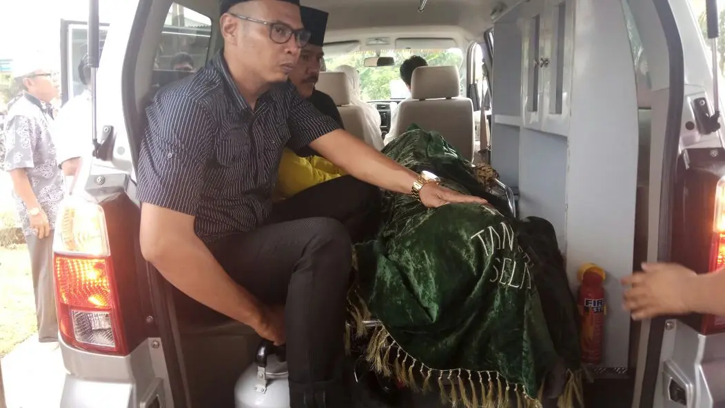 Dokter Ryan Thamrin, mantan presenter Dr Oz Indonesia, dikabarkan memiliki maag akut dan benjolan di kepala sebelum meninggal dunia. (/M Syukur)