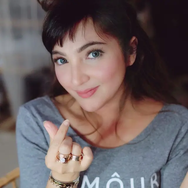 Disebut Baby Face, Ini 6 Potret Ashanty dengan Gaya Rambut Berponi