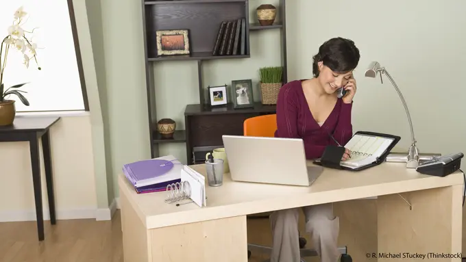 7 Dekorasi Ruang Kerja di Rumah yang Bakal Tingkatkan Kinerjamu