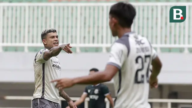 Foto: David da Silva Borong 2 Gol, Persib Bandung Bungkam Persikabo 1973 di Laga Uji Coba