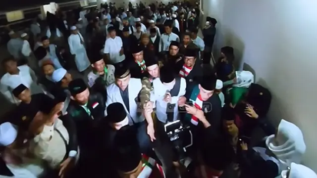 Para Jemaah Gus Iqdam di Lokasi Pengajian Sangat Antusias (SS: YT Creators Entertainment)