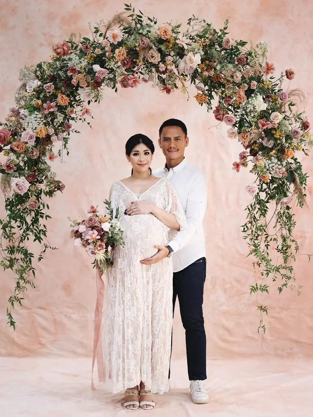 Dikaruniai Anak Ketiga, Ini 8 Potret Perjalanan Kehamilan Istri Choky Sitohang