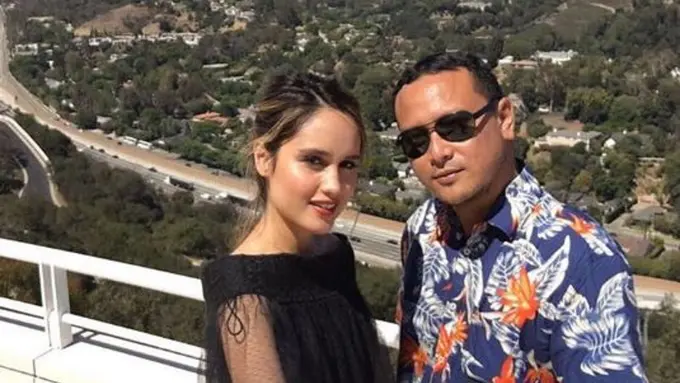 [Bintang] Cinta Laura dan Banyu Biru