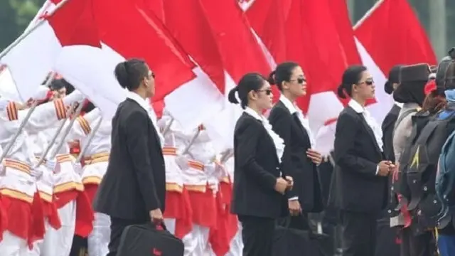 Keren, Ini Potret Sosok Paspampres Wanita yang Mengawal Jokowi