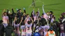 Pemain Jepang merayakan kemenangan atas Norwegia setelah laga 16 besar Piala Dunia Wanita 2023 di Wellington Regional Stadium, Wellington, Selandia Baru, Sabtu (05/08/2023). (AFP/Grant Down)