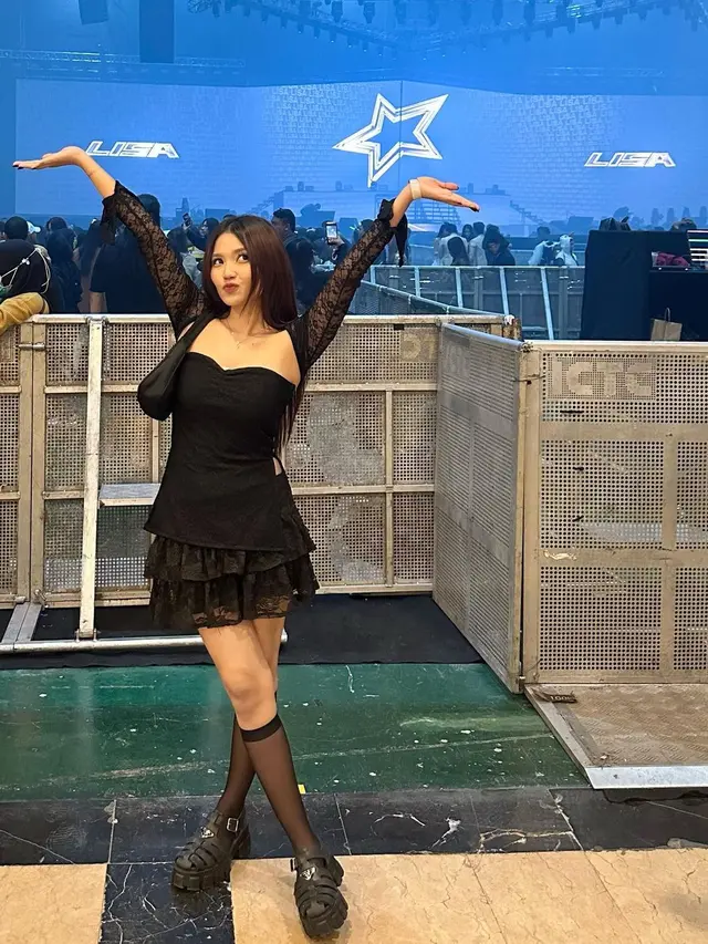 Artis Nonton Fan Meetup Lisa di Jakarta, Bilqis Anak Ayu Ting Ting Tampil Beda