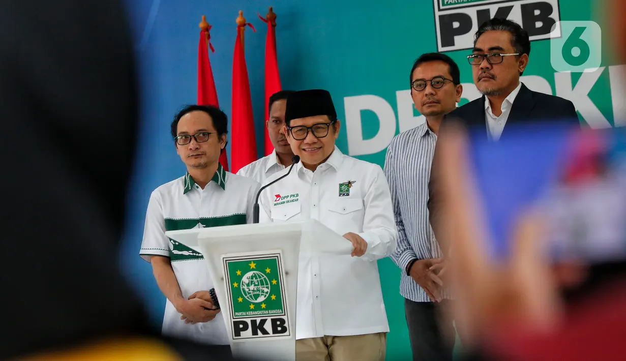 Muhaimin Iskandar mengapresiasi putusan Mahkamah Konstitusi yang menolak permohonan uji materi pasal dalam UU Nomor 7 tahun 2017 tentang Pemilu dan memutuskan Pemilu tetap memakai sistem proporsional terbuka. (Liputan6.com/Angga Yuniar)
