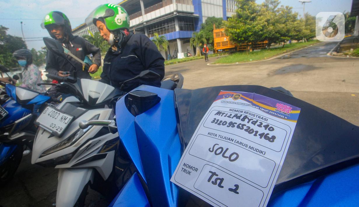 Kegiatan ini merupakan upaya menekan angka kecelakaan saat mudik, khususnya bagi yang sering menggunakan sepeda motor. (merdeka.com/Arie Basuki)