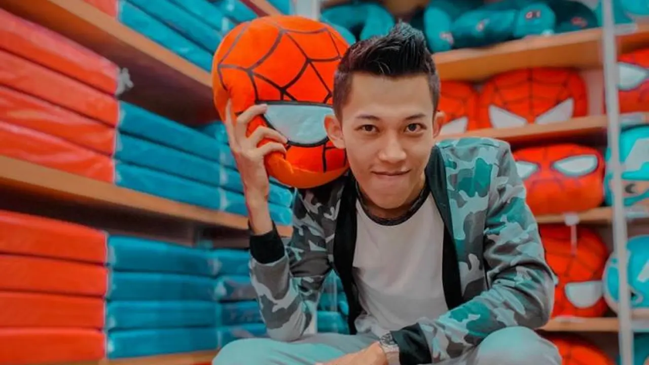 Sosok Rizalmuk, Milenial Multitalenta Peraih 2 Silver dan 1 Gold Play Button